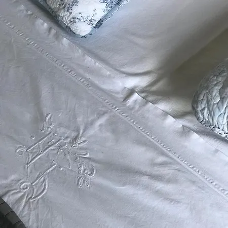 Bed & Breakfast Domaine De Peilhan